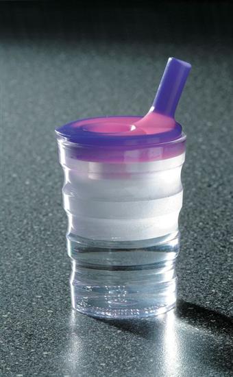 Cup With Temperature Regulated Lid