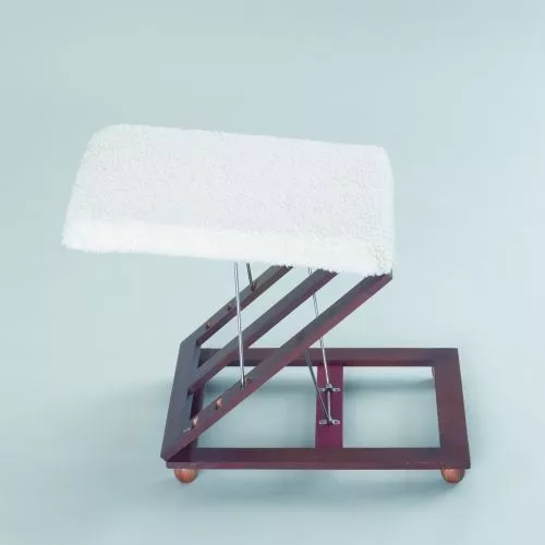 Foldable leg clearance