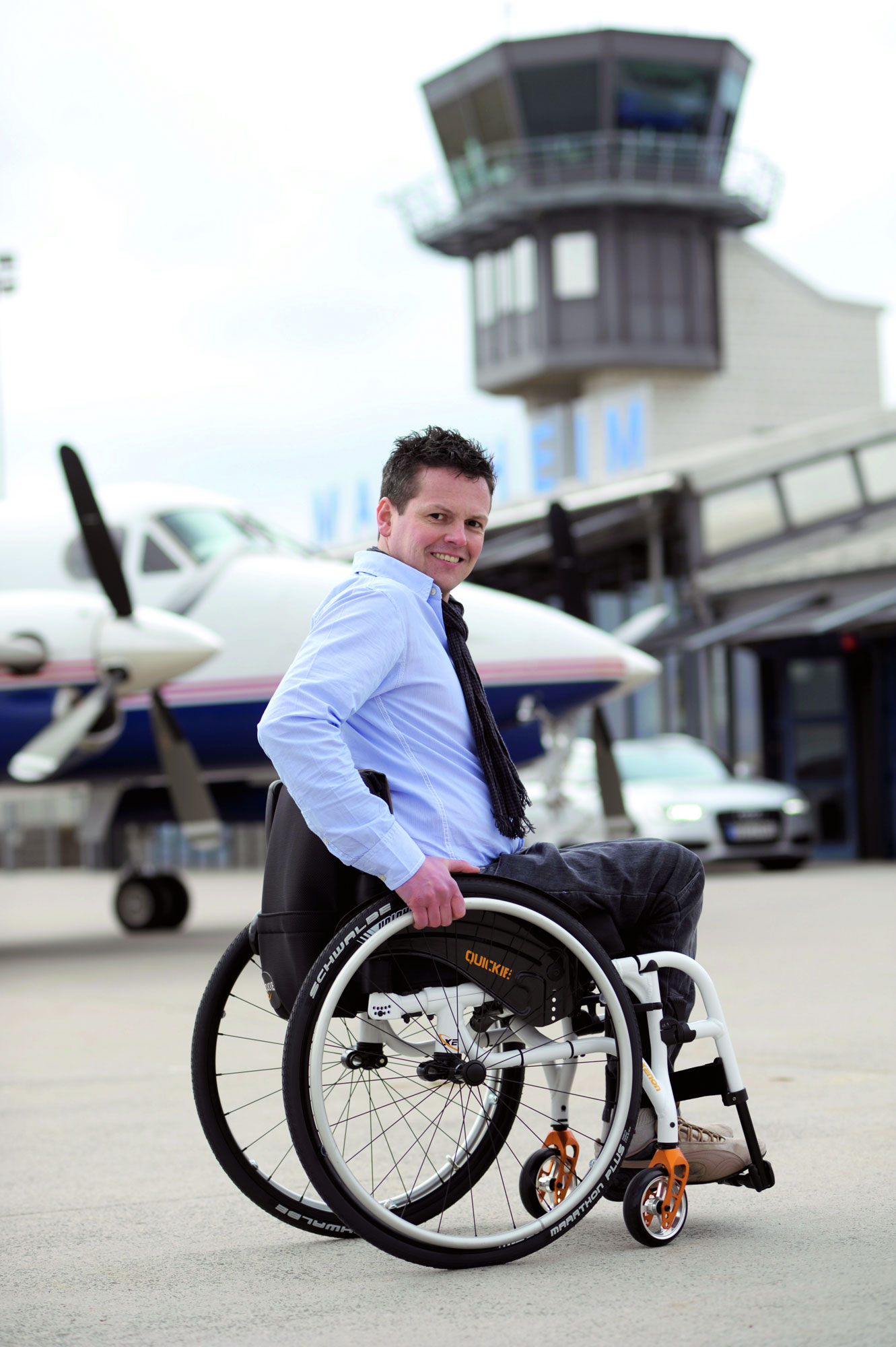 Quickie Xenon2 Swing Away UltraLight Wheelchair.